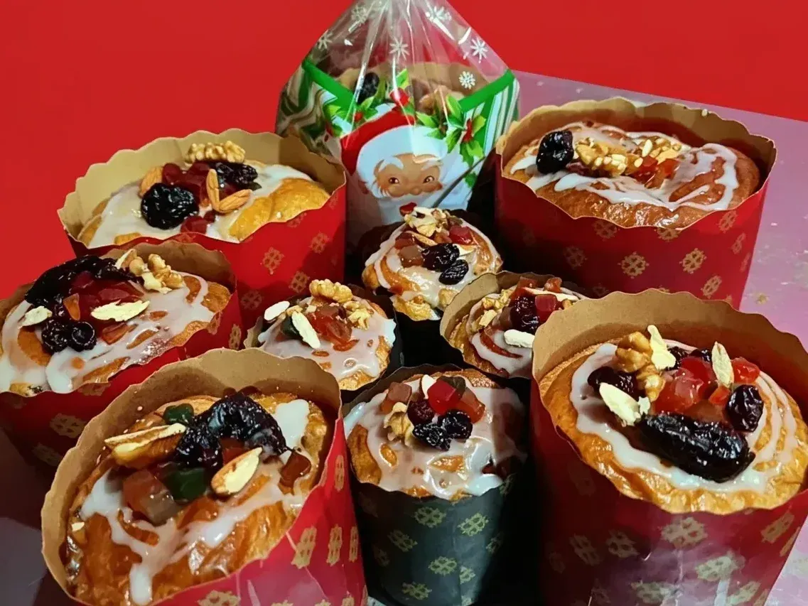 Panes de pascua de fruta