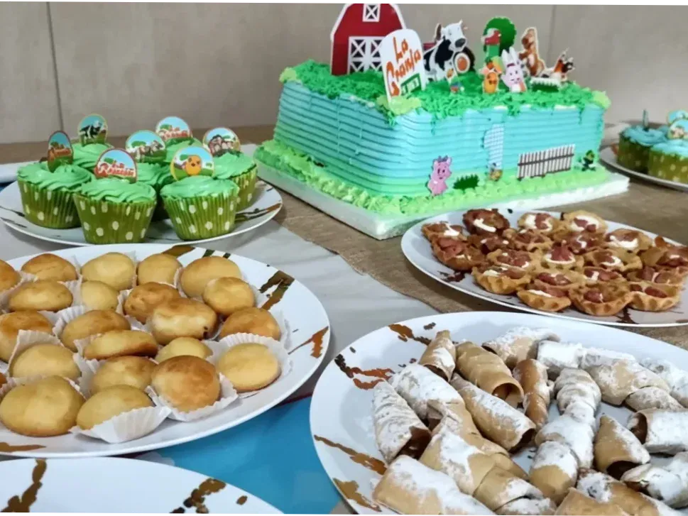 Torta cupckaes bocaditos mini donas